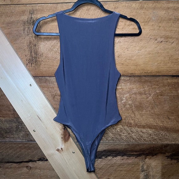 Nwt Missguided seam free racer neck bodysuit charcoal grey women’s size 4 - Picture 7 of 9